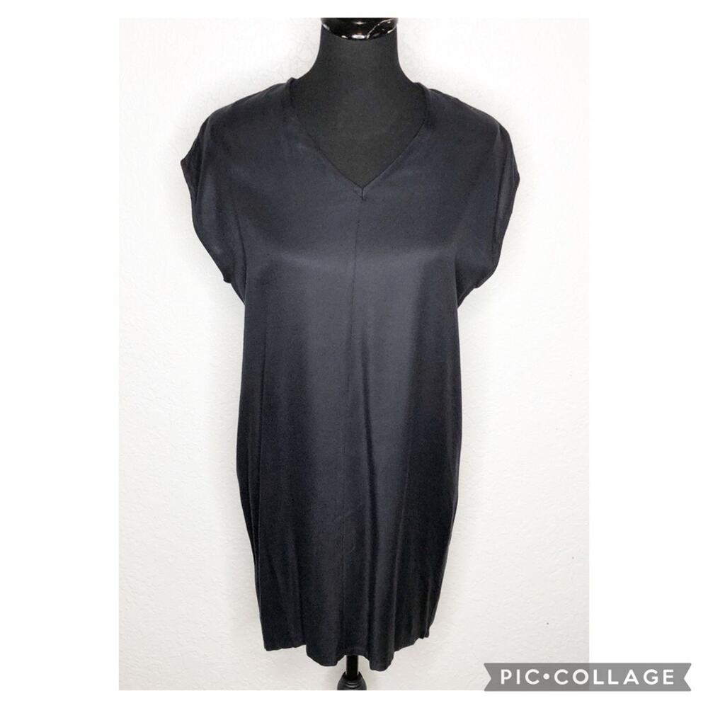 Sedge black v neck back slit cap sleeve shift dress size Extra Small XS